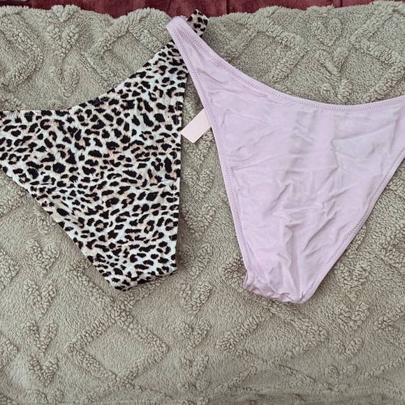 Bikini - Picture 3 of 3